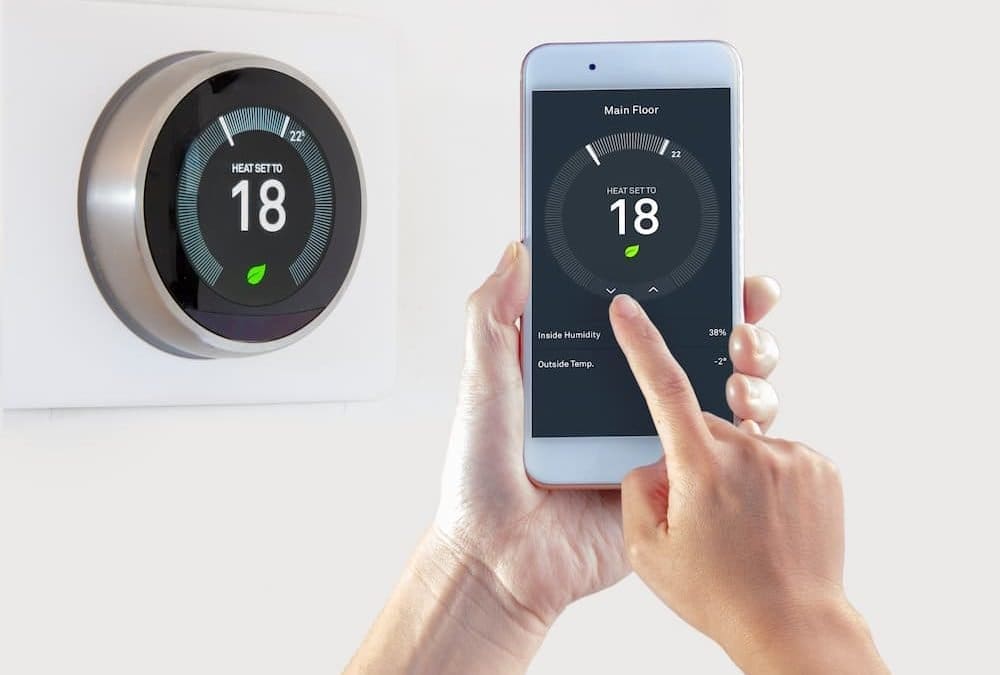 Smart thermostat with corresponding smartphone app