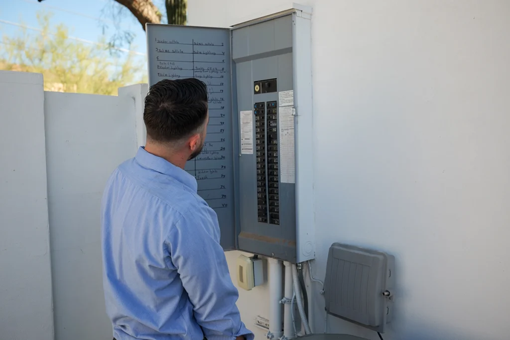 Air Conditioning Repair and Installation Services in Glendale, Arizona - Day & Night Air Conditioning, Furnace, & Plumbing day & night air ac tech